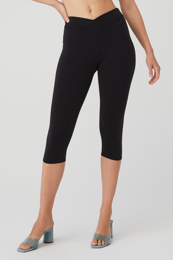 Black Alo Yoga Airbrush V-Cut Define Capri Women's Pants | 74932HCZR