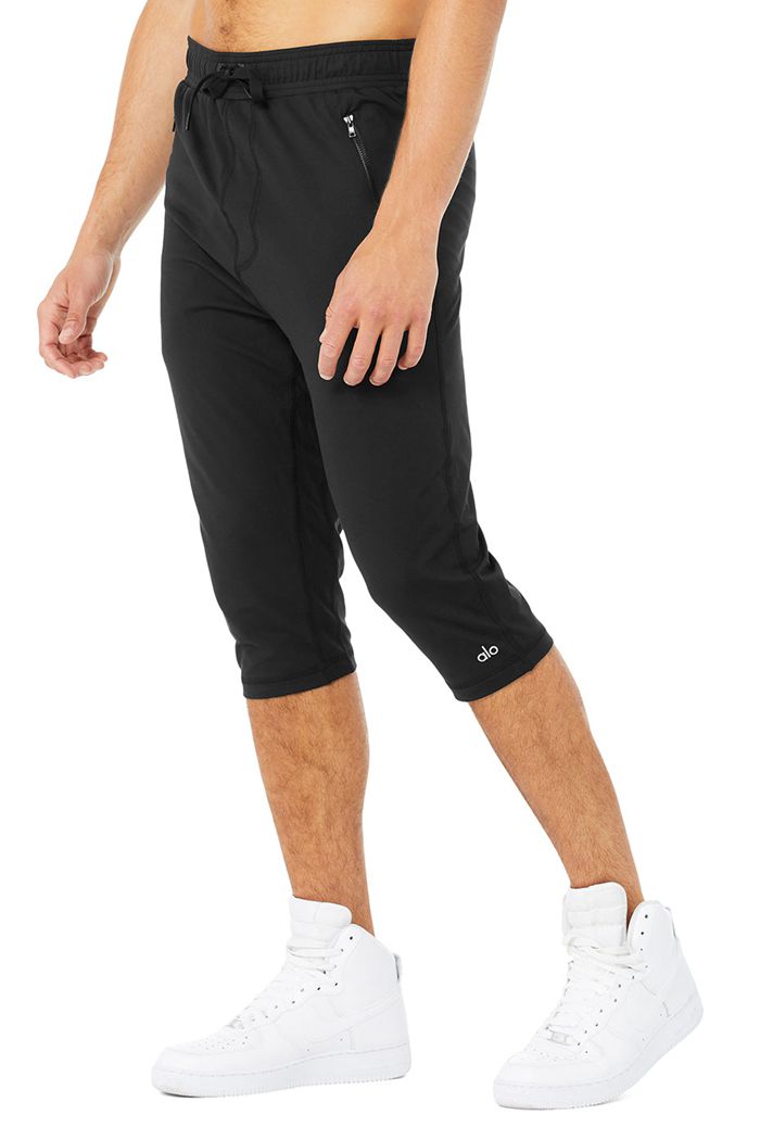 Black Alo Yoga Balance Capri Men's Pants | 64137HCUY