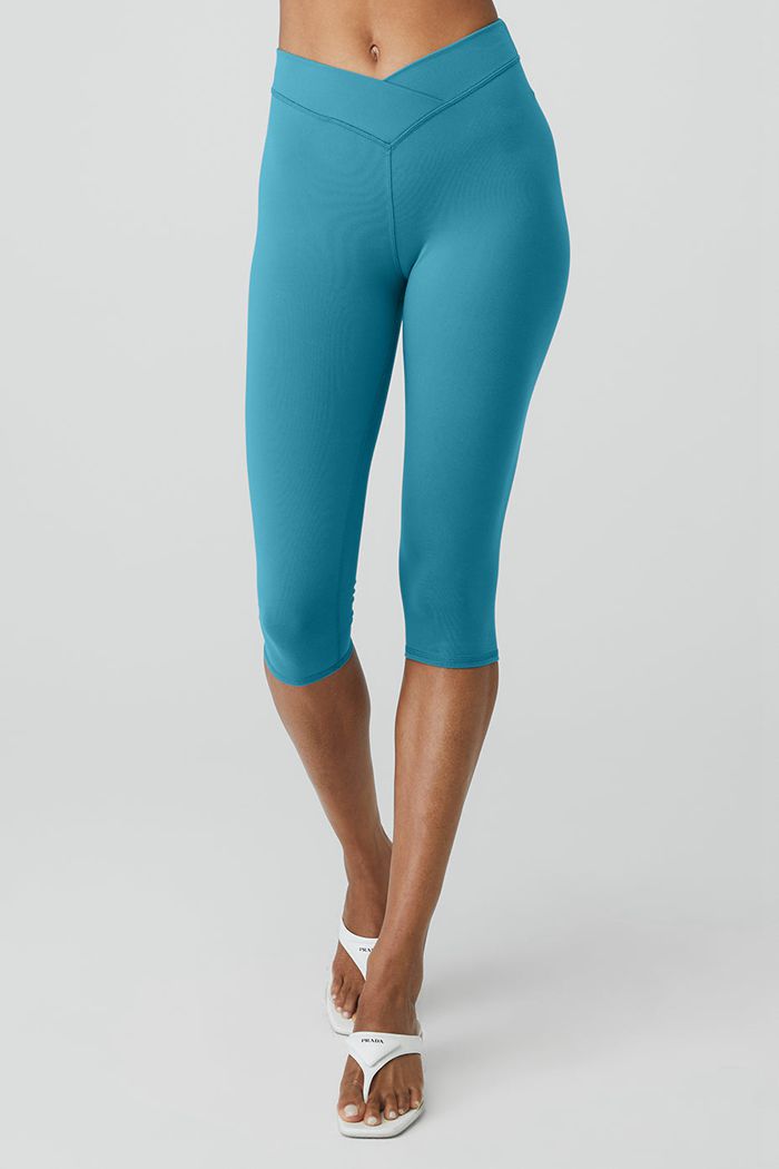 Blue Alo Yoga Airbrush V-Cut Define Capri Women's Pants | 53082RBYQ