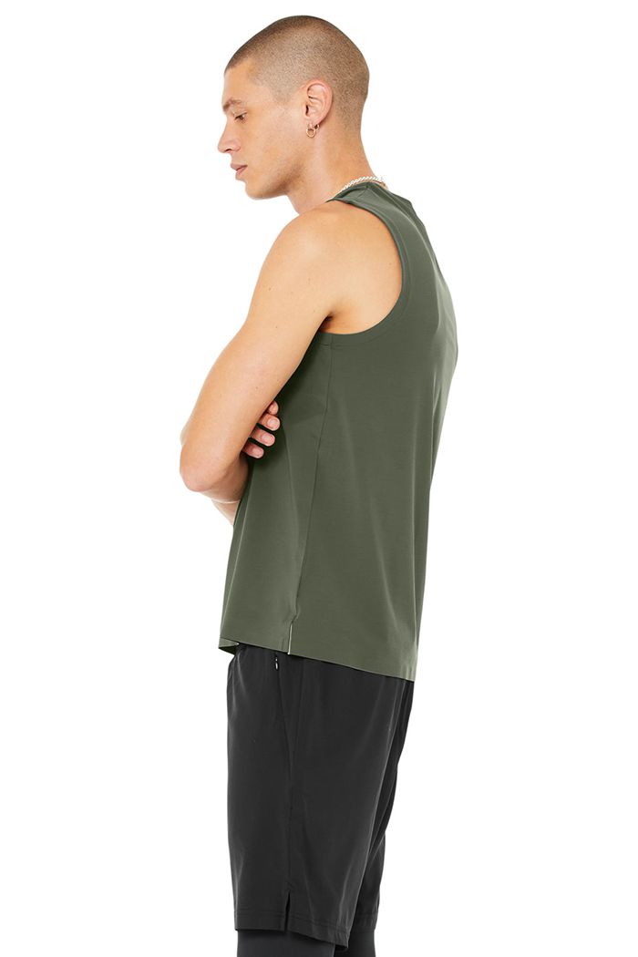 Dark Green Alo Yoga Idol Performance Men's Tank Tops | 79418IKJS