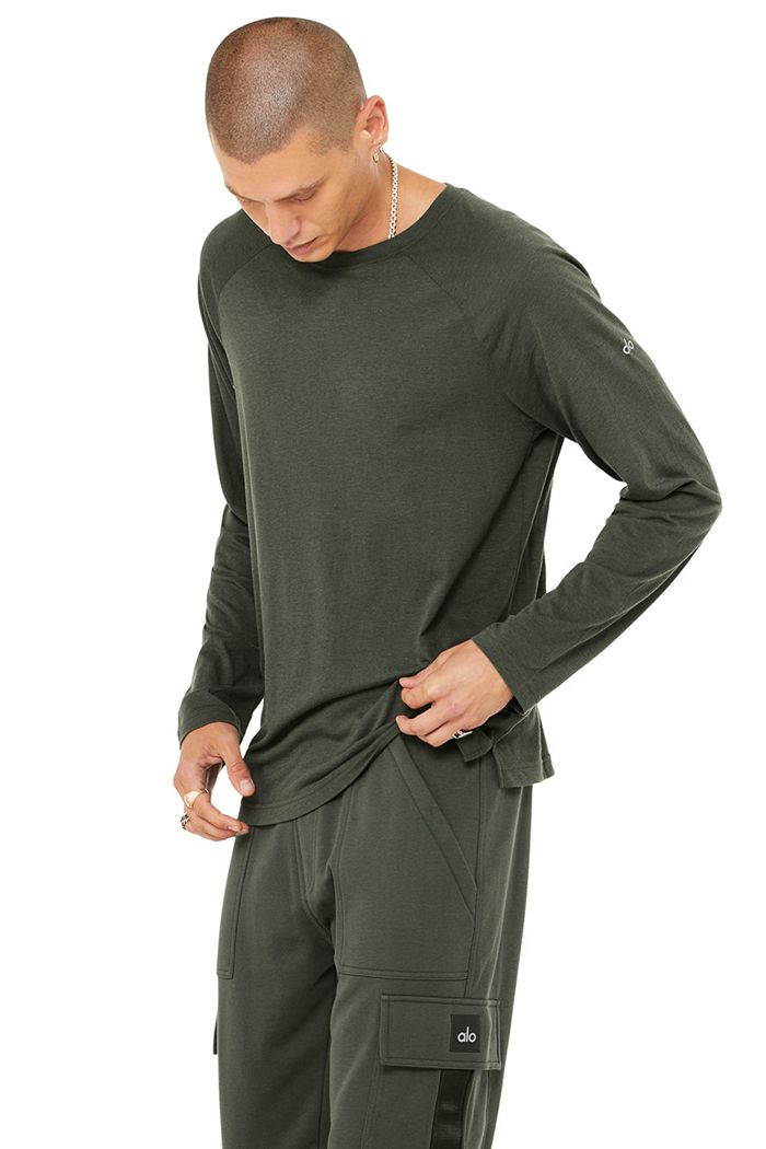 Dark Green Alo Yoga Triumph Tee Men's Long Sleeve | 87469USEL