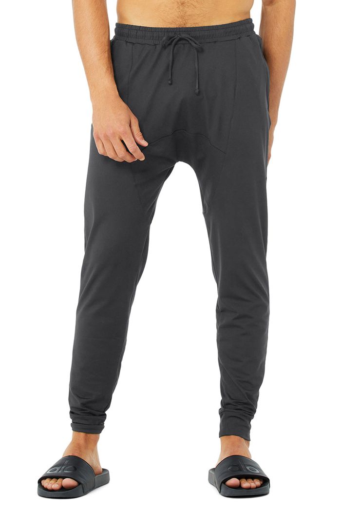 Dark Grey Alo Yoga Revitalize Men's Pants | 95148KJOM