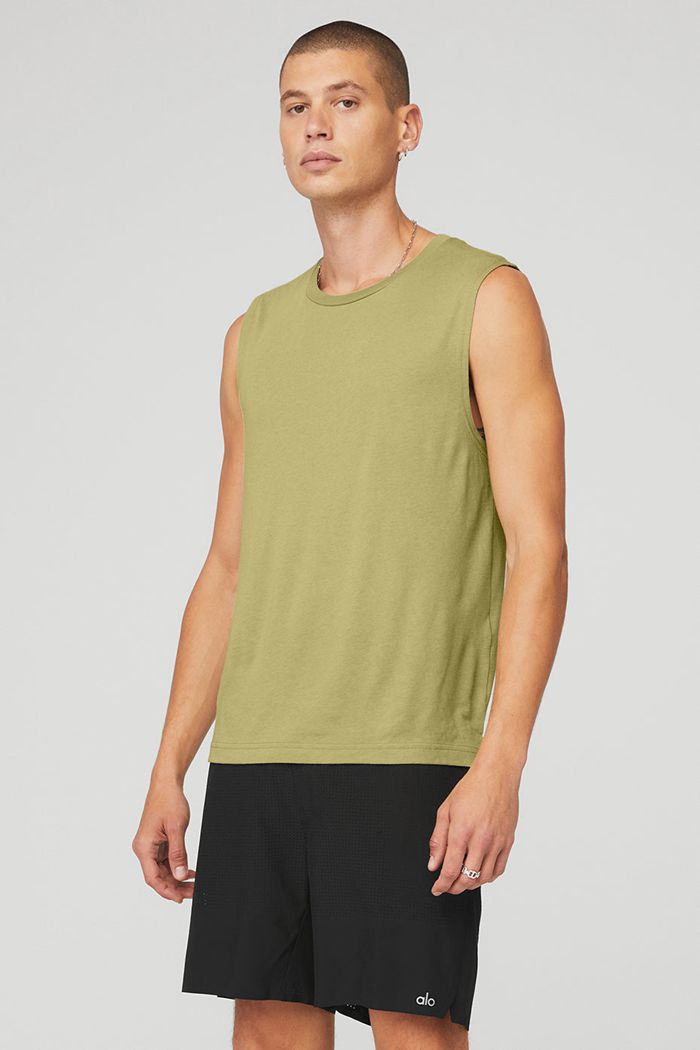 Green Alo Yoga The Triumph Muscle Men's Tank Tops | 81209FSKY