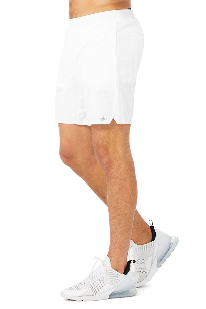 White Alo Yoga 7" Traction Men's Short | 35716DZFB