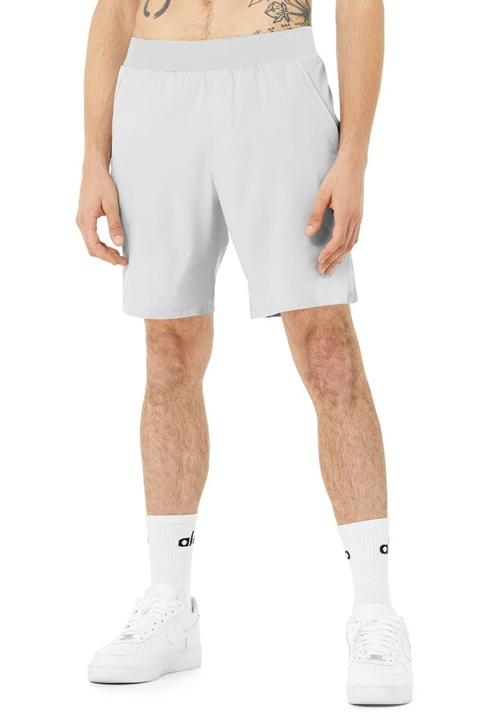 White Alo Yoga 9" Repetition Men's Short | 17036KSPM