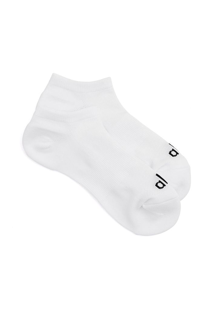 White Alo Yoga Everyday Women's Socks | 01297HVYP