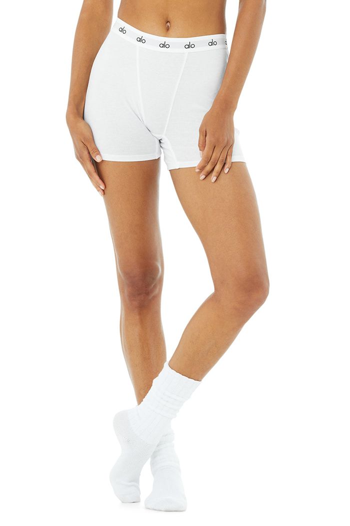 White Alo Yoga Icon Ribbed Boy Women's Short | 10438RMLZ