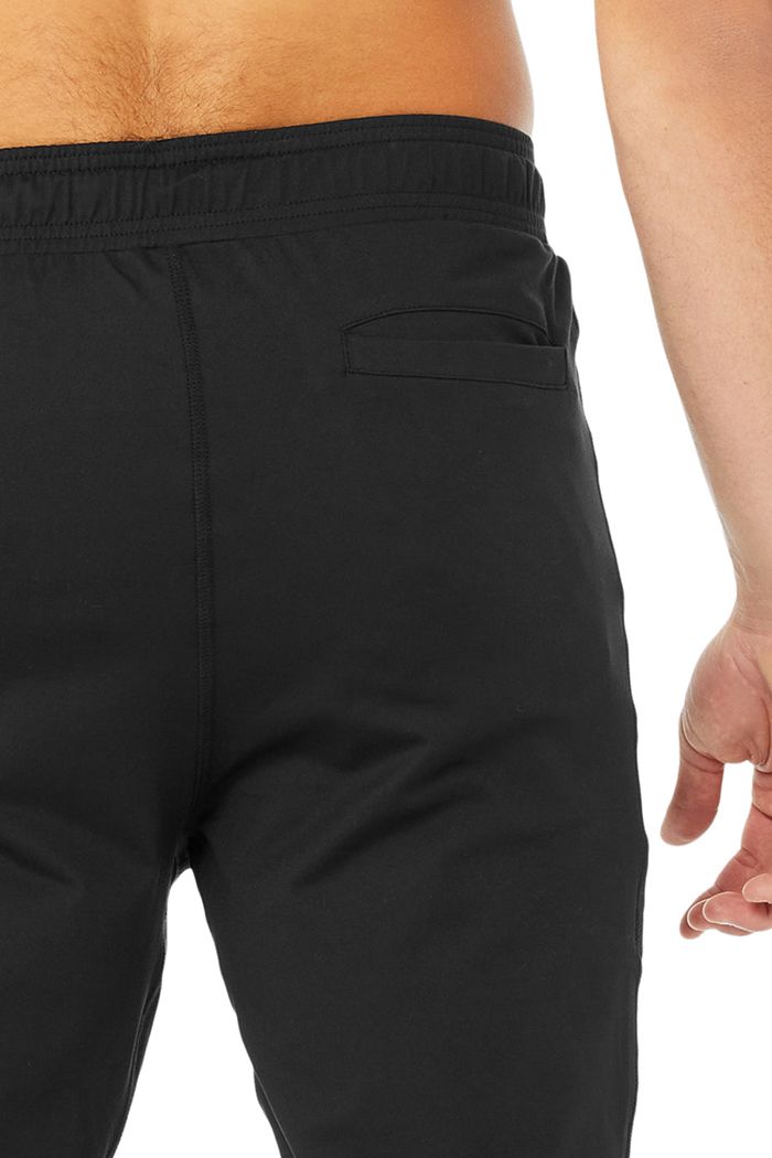 Black Alo Yoga Balance Capri Men's Pants | 64137HCUY