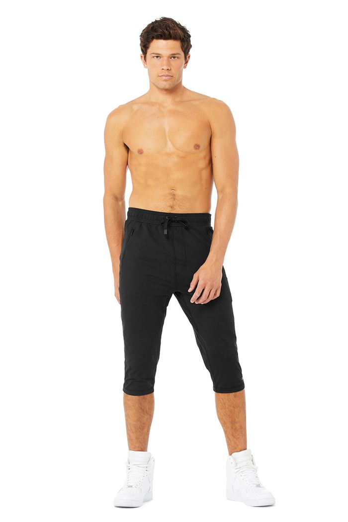 Black Alo Yoga Balance Capri Men's Pants | 64137HCUY