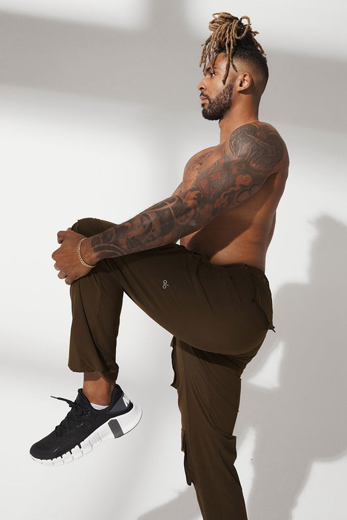 Black Alo Yoga Cargo Venture Men's Pants | 51674YEMI