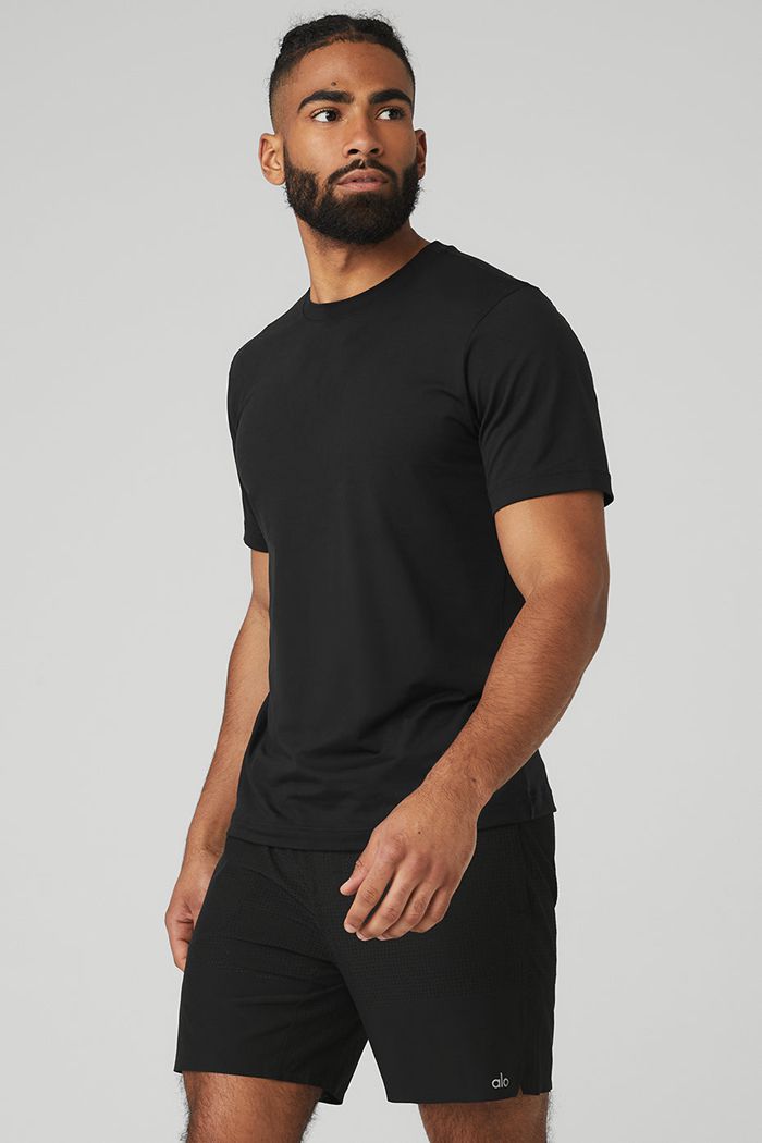 Black Alo Yoga Conquer Reform Crewneck Men's Short Sleeve | 52049UWHZ