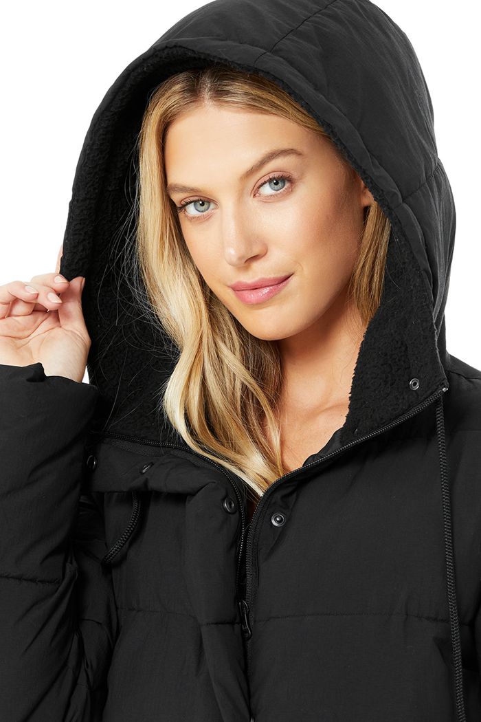 Black Alo Yoga Cypress Puffer Women's Jackets | 56431UFEW