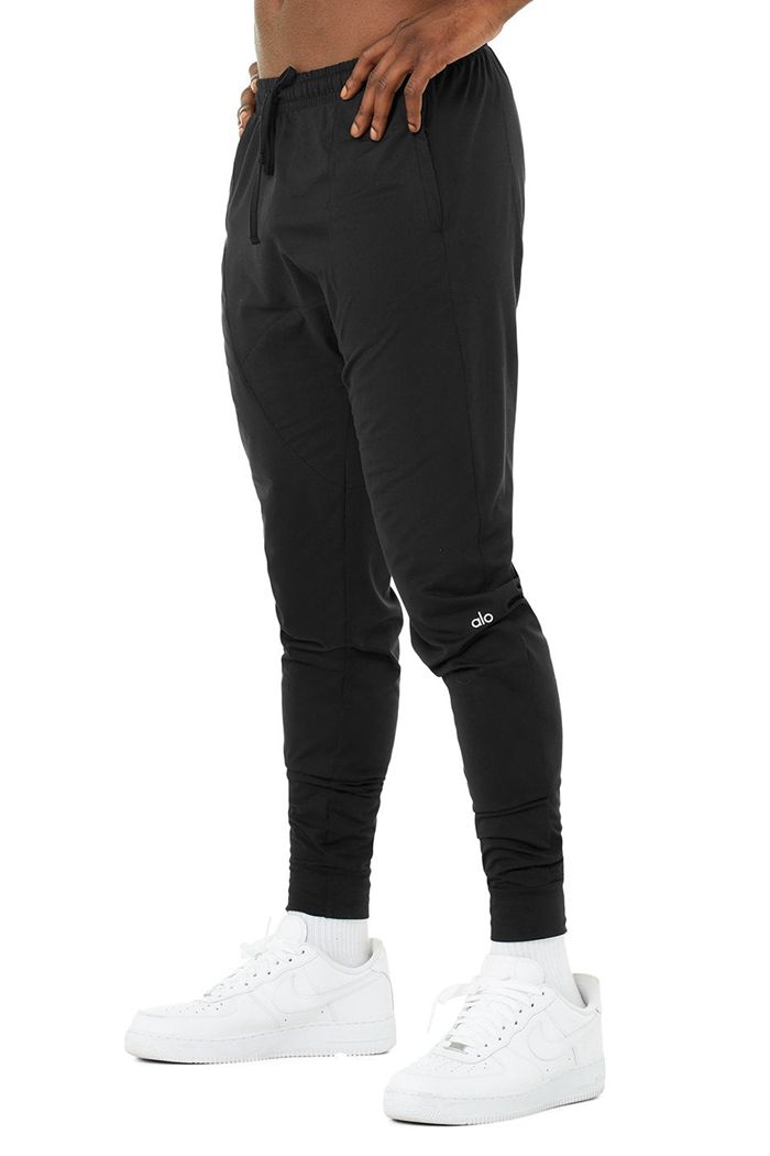 Black Alo Yoga Revitalize Men's Pants | 74135KBYI