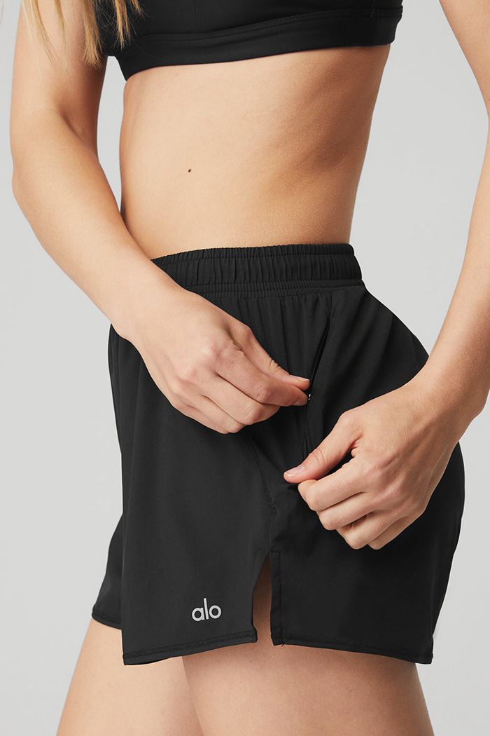 Black Alo Yoga Stride Running Women's Short | 62145AEBI