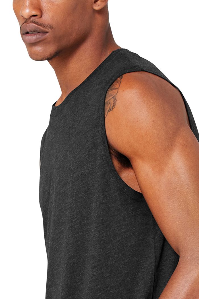 Black Alo Yoga The Triumph Muscle Men's Tank Tops | 37452AFEY