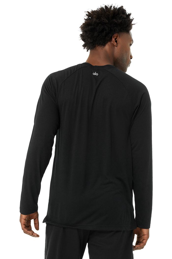 Black Alo Yoga Triumph Tee Men's Long Sleeve | 51276JQBC