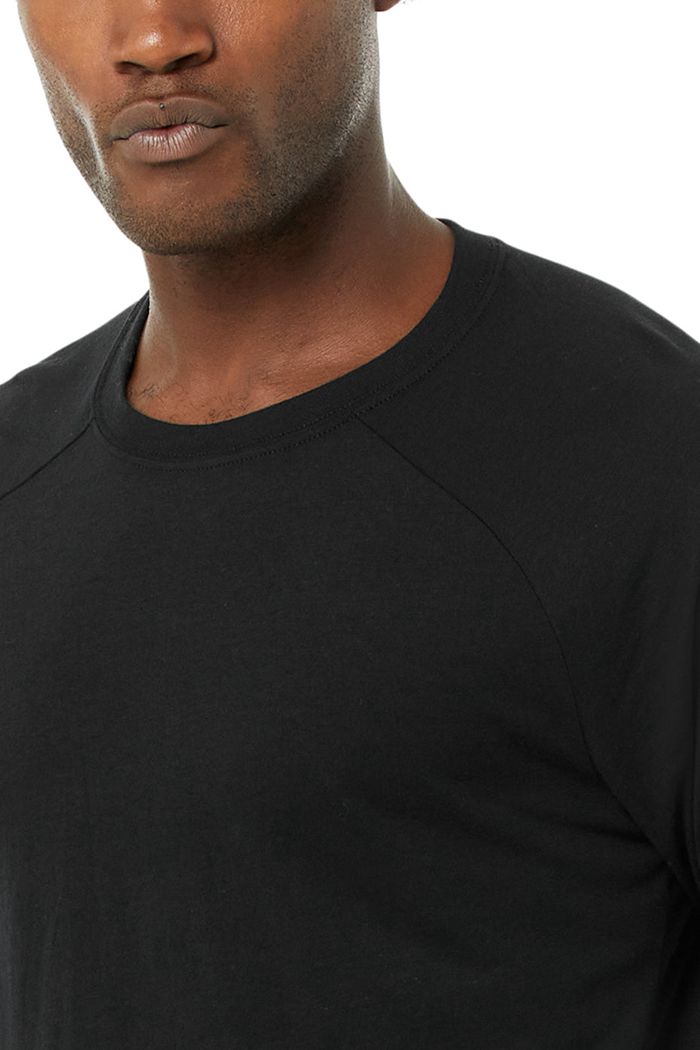 Black Alo Yoga Triumph Tee Men's Long Sleeve | 51276JQBC