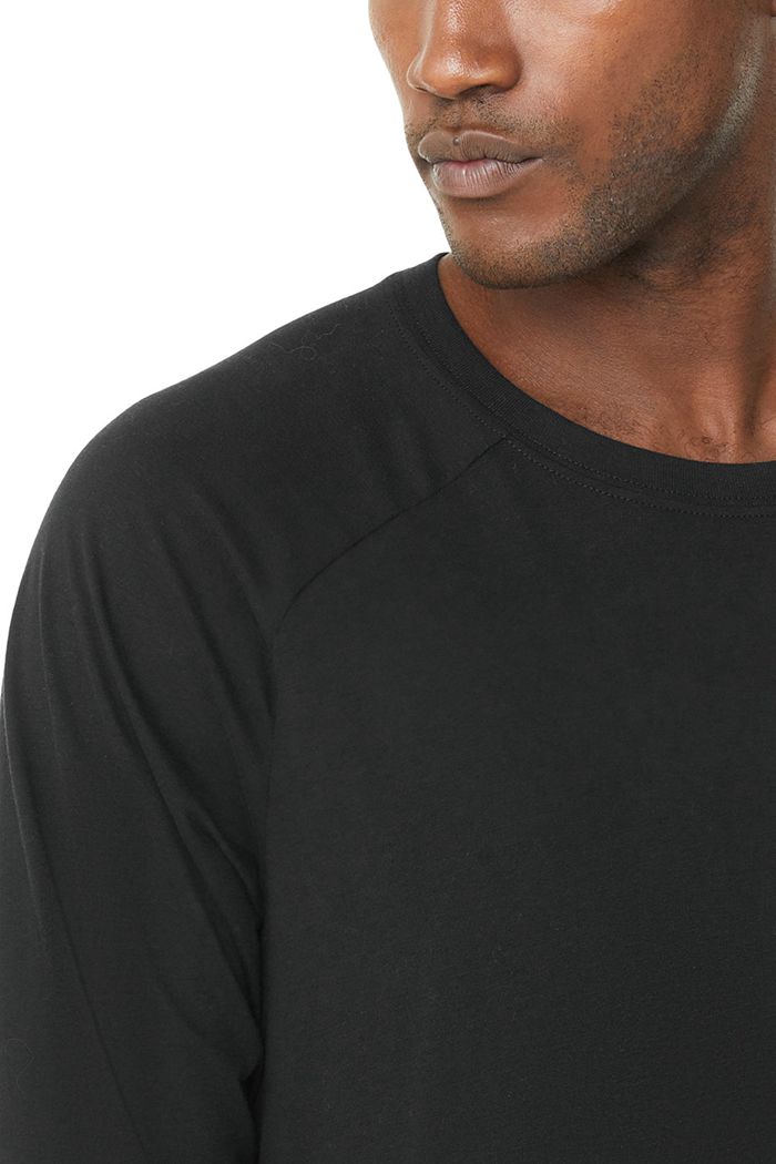 Black Alo Yoga Triumph Tee Men's Long Sleeve | 68910HCPM