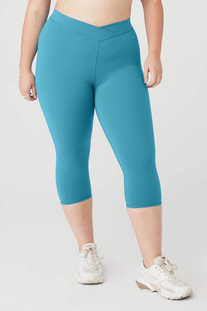 Blue Alo Yoga Airbrush V-Cut Define Capri Women's Pants | 53082RBYQ