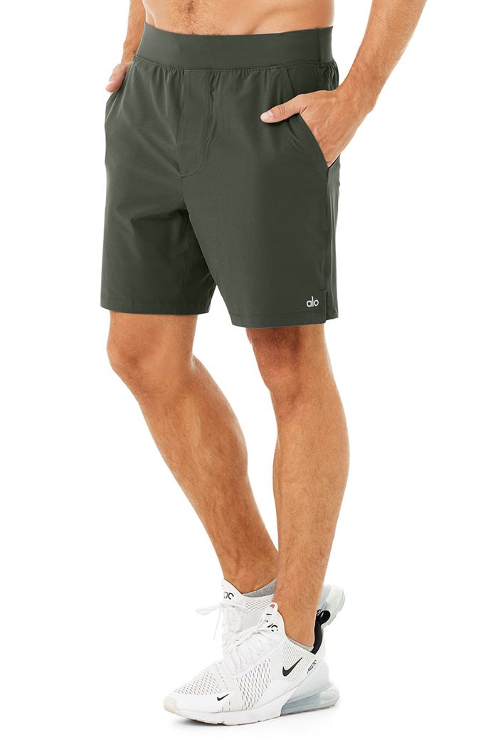 Dark Green Alo Yoga 7'' Repetition Men's Short | 85214YNBD