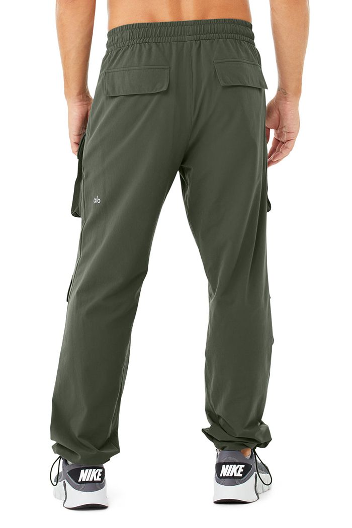 Dark Green Alo Yoga Cargo Venture Men's Pants | 87912SRED