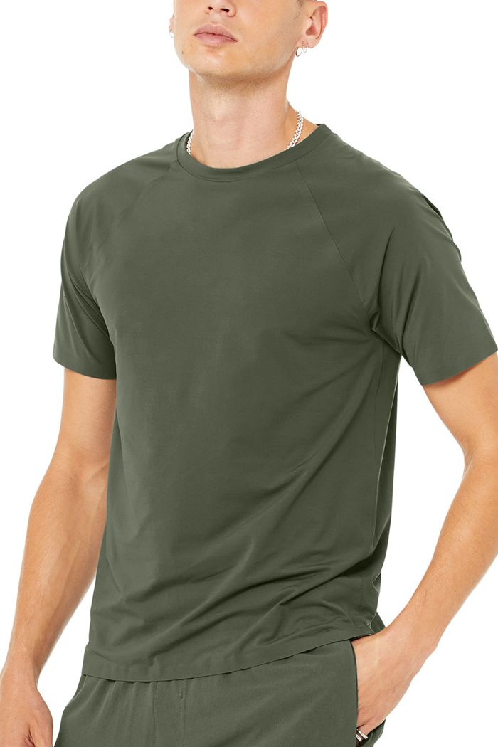 Dark Green Alo Yoga Idol Performance Tee Men's Short Sleeve | 82170VSAC