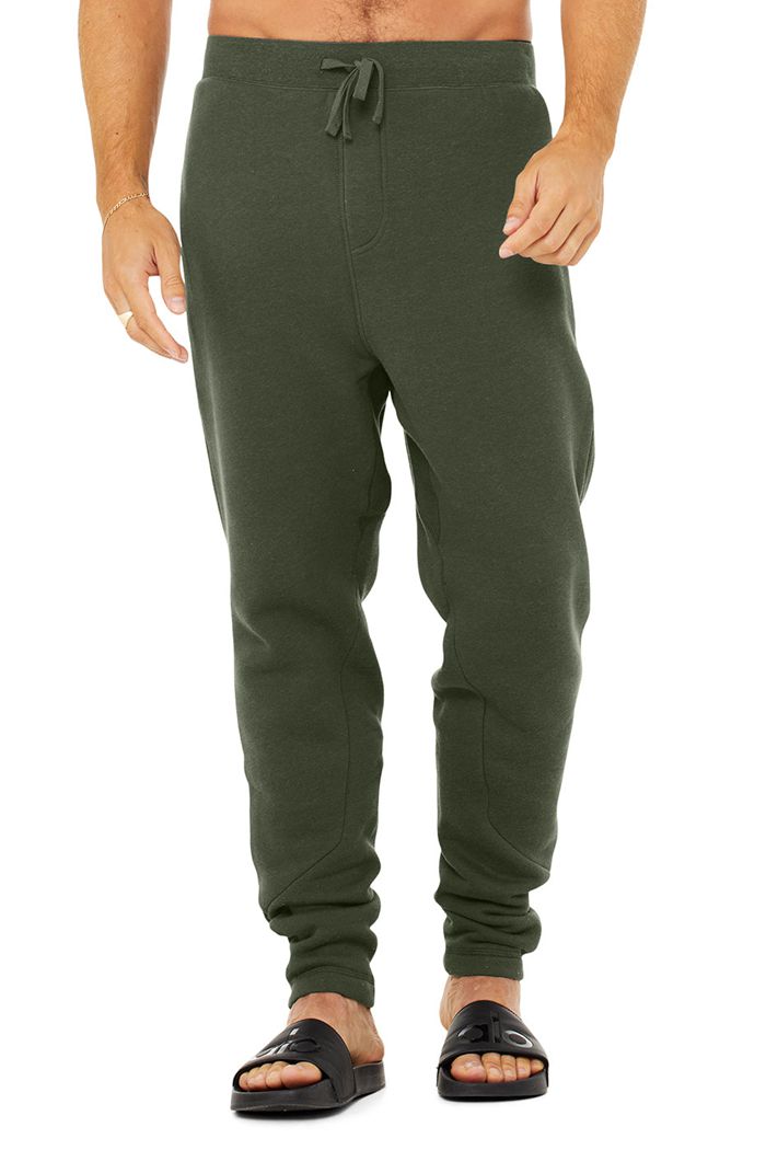 Dark Green Alo Yoga The Triumph Sweat Men\'s Pants | 13602PHIS