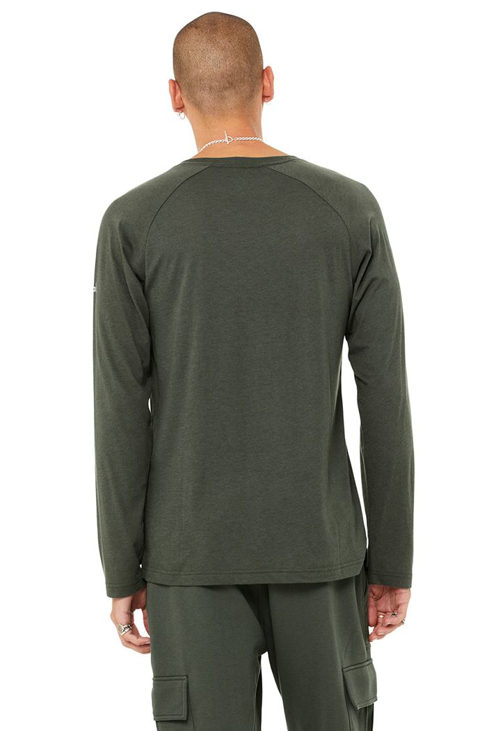 Dark Green Alo Yoga Triumph Tee Men's Long Sleeve | 87469USEL