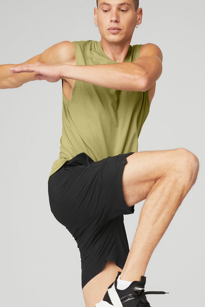 Green Alo Yoga The Triumph Muscle Men's Tank Tops | 81209FSKY