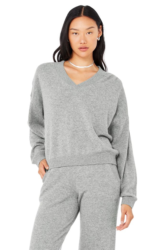 Grey Alo Yoga Cashmere Jet Set V-Neck Women\'s Pullover | 20917OLDJ