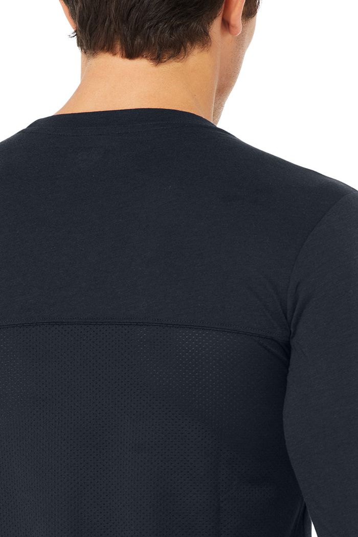 Navy Alo Yoga Airwave Men's Long Sleeve | 68492RHDS