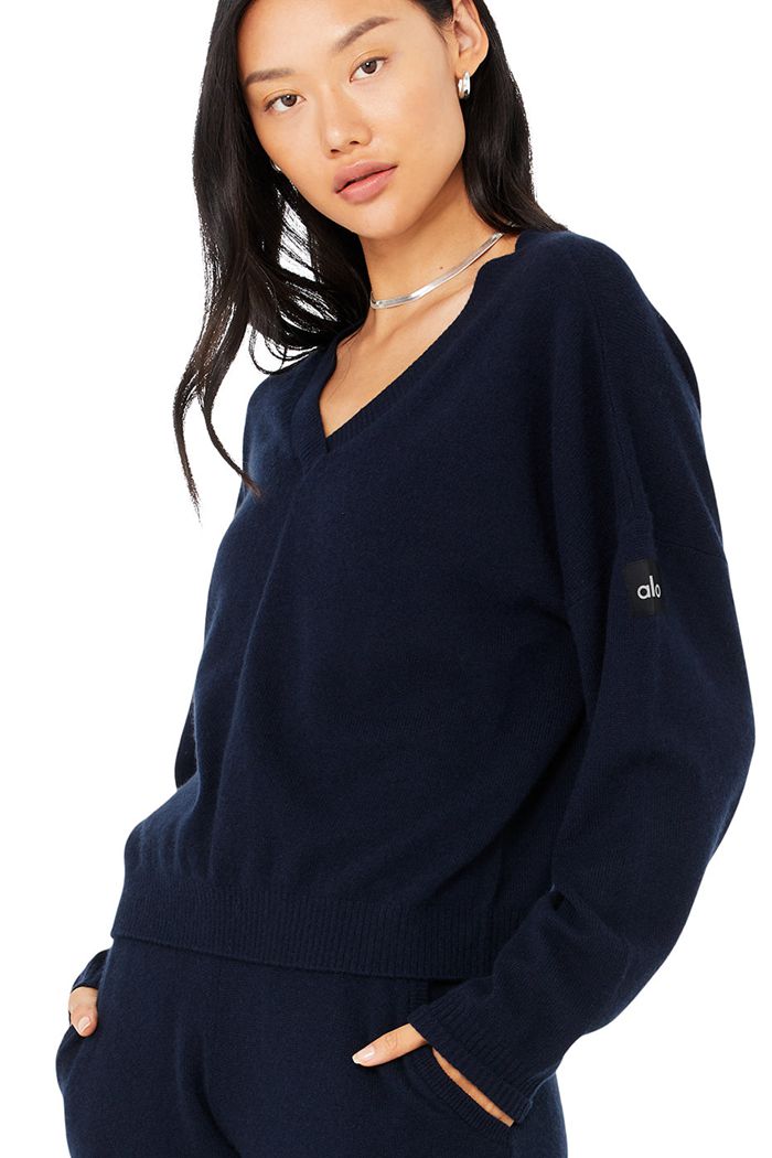 Navy Alo Yoga Cashmere Jet Set V-Neck Women's Pullover | 28069JFSH