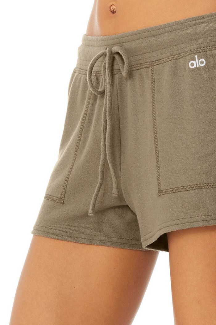 Olive Alo Yoga Daze Women's Short | 16094JTPR