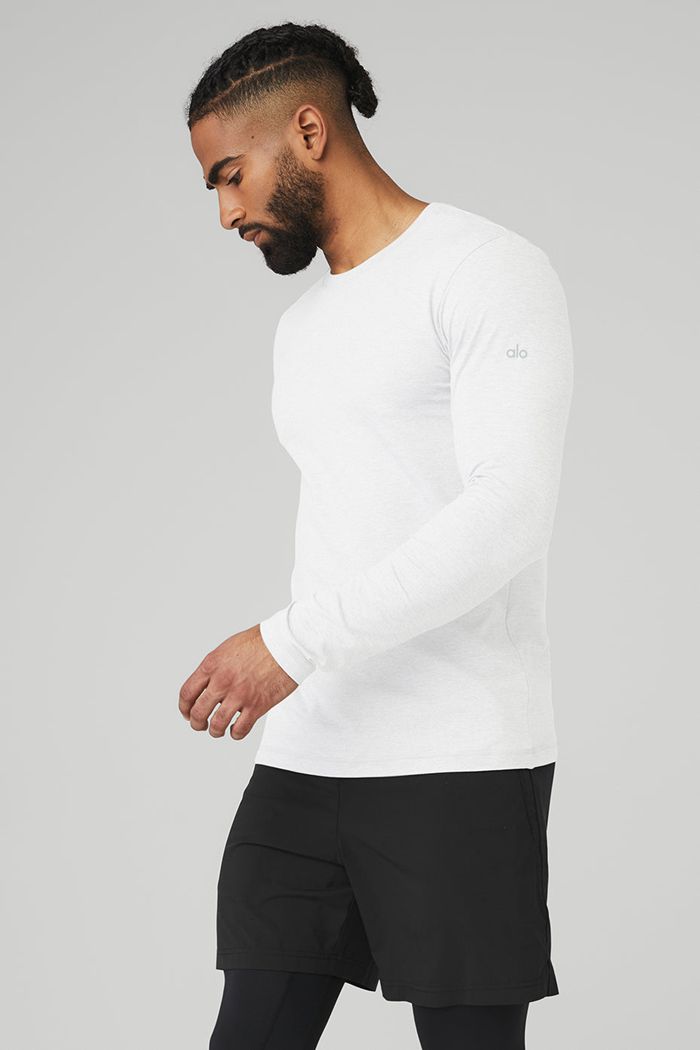 White Alo Yoga Conquer Reform Crewneck Men's Long Sleeve | 51432WTRI