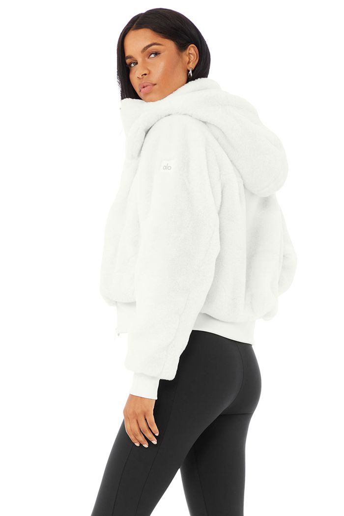 White Alo Yoga Faux Fur Foxy Women's Jackets | 38172MZJK