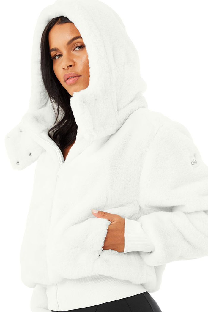 White Alo Yoga Faux Fur Foxy Women's Jackets | 38172MZJK