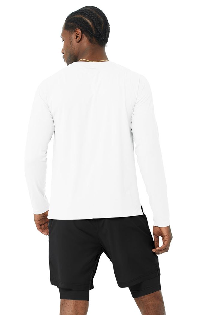 White Alo Yoga Idol Performance Tee Men's Long Sleeve | 03976TKUF