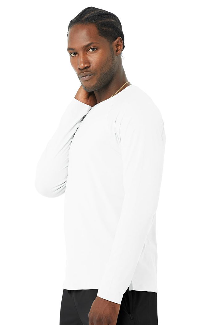 White Alo Yoga Idol Performance Tee Men's Long Sleeve | 03976TKUF