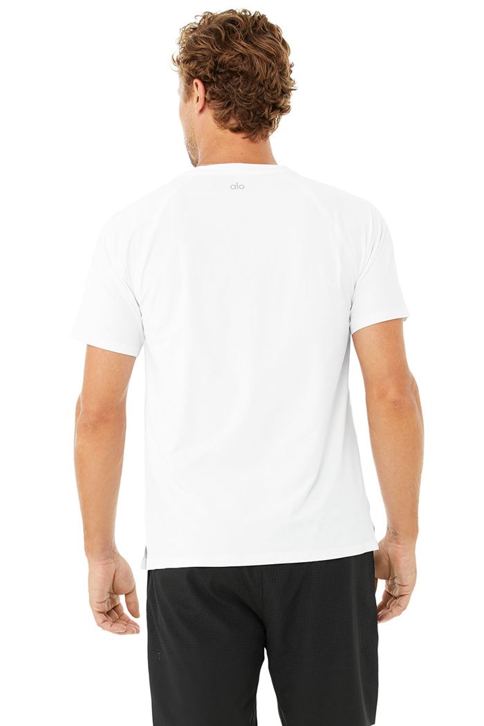 White Alo Yoga Idol Performance Tee Men's Short Sleeve | 16987PHNQ