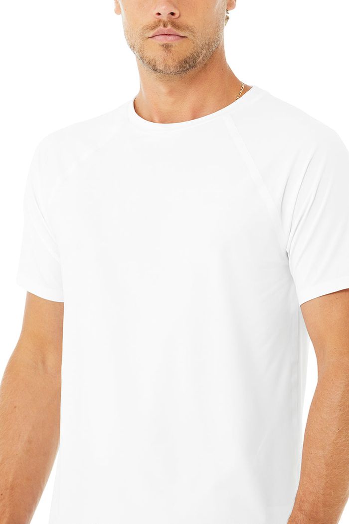 White Alo Yoga Idol Performance Tee Men's Short Sleeve | 16987PHNQ