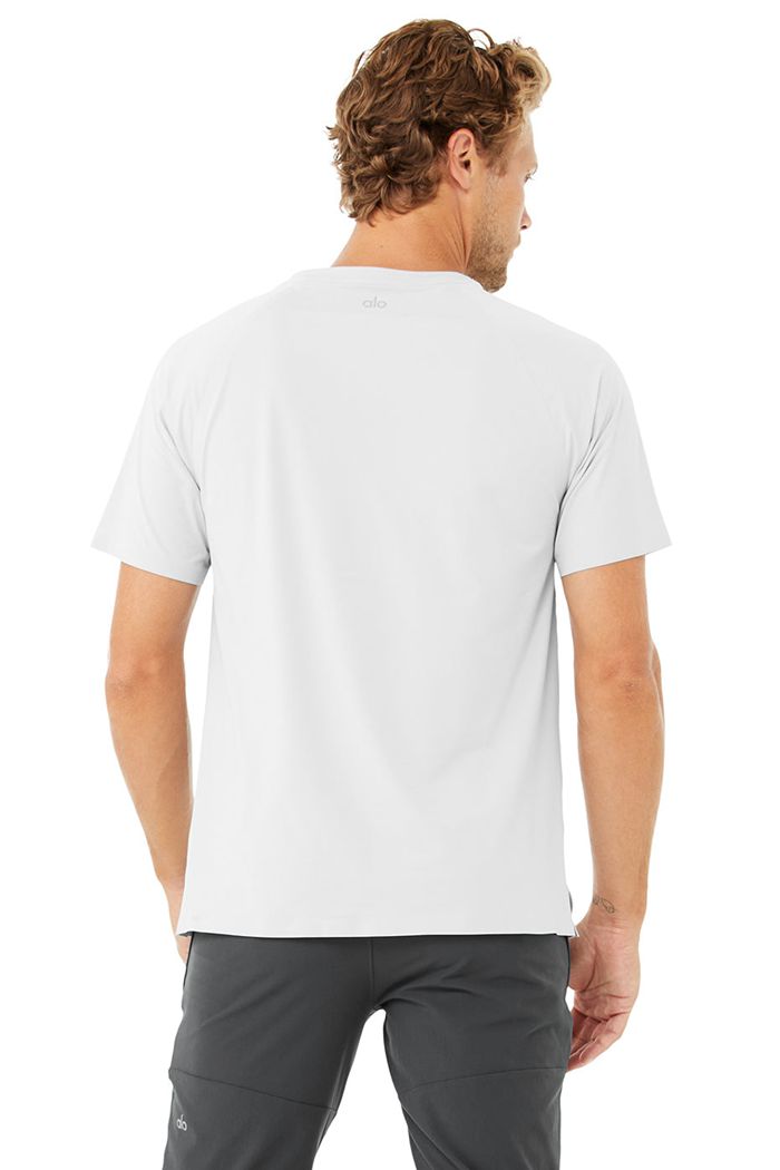 White Alo Yoga Idol Performance Tee Men's Short Sleeve | 86132LJMY