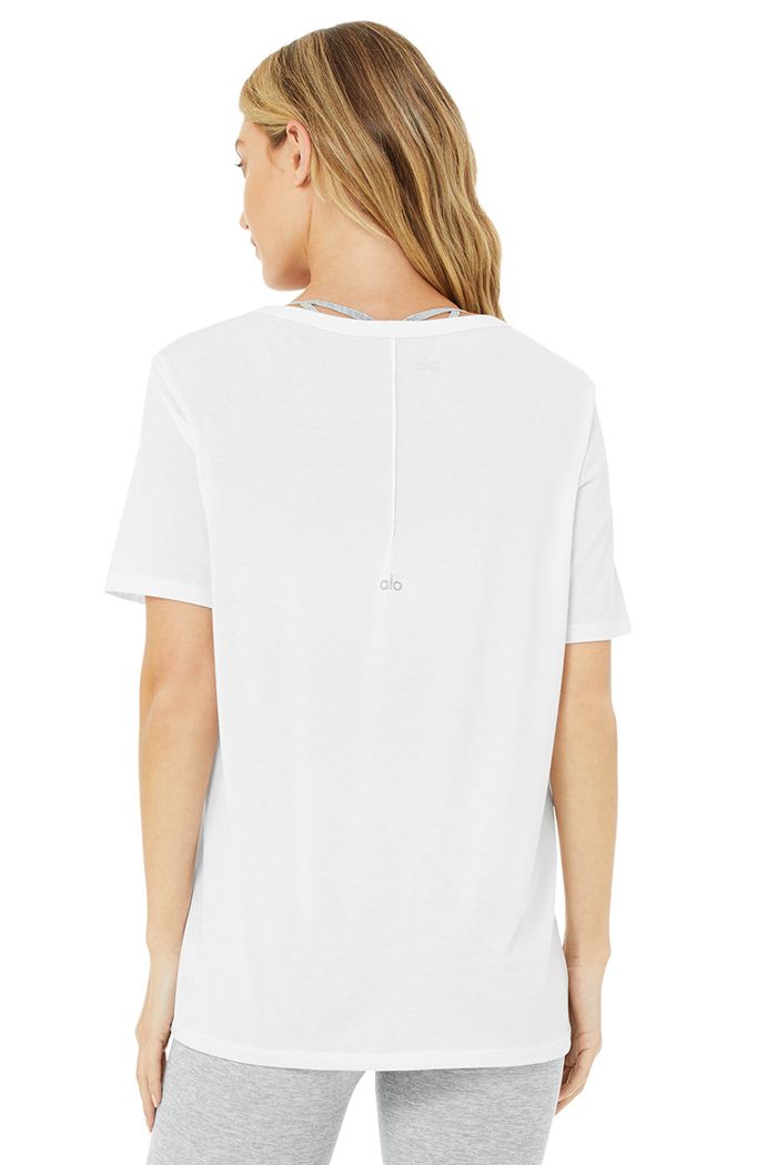 White Alo Yoga Motion Women's Short Sleeve | 87503GNXE